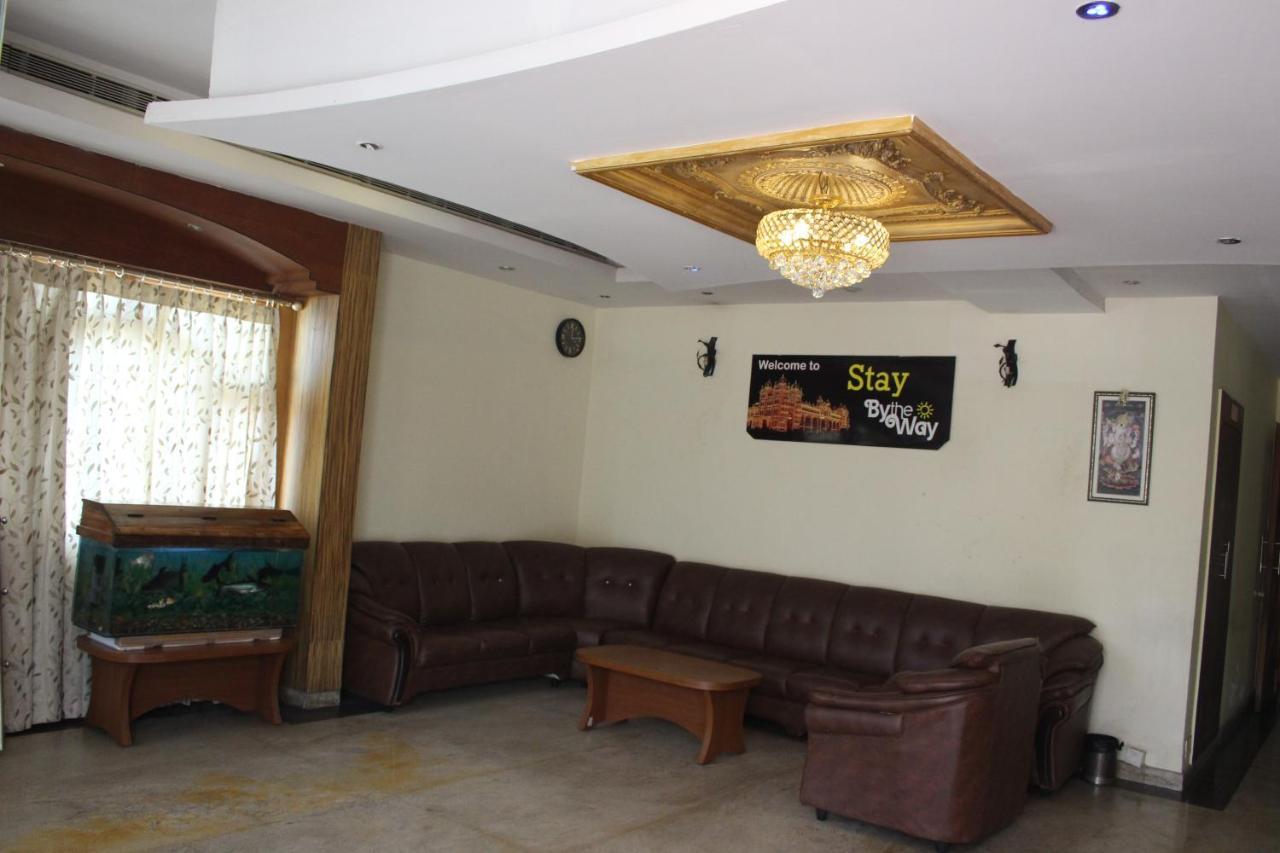 מייזור Hotel Stay By The Way מראה חיצוני תמונה